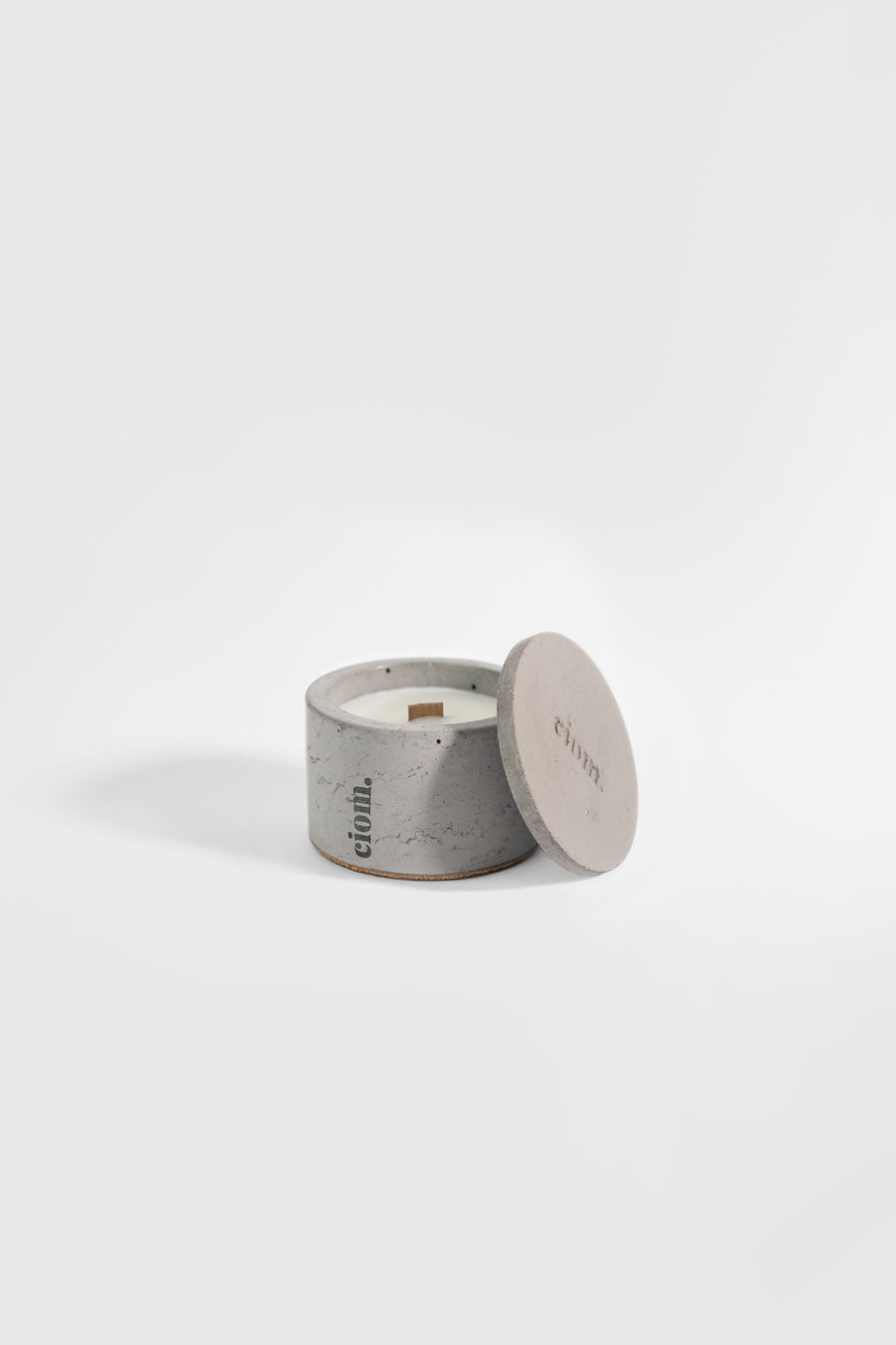 N°08 • Concrete • Soy Candle • Grey • Small • Wooden Wick
