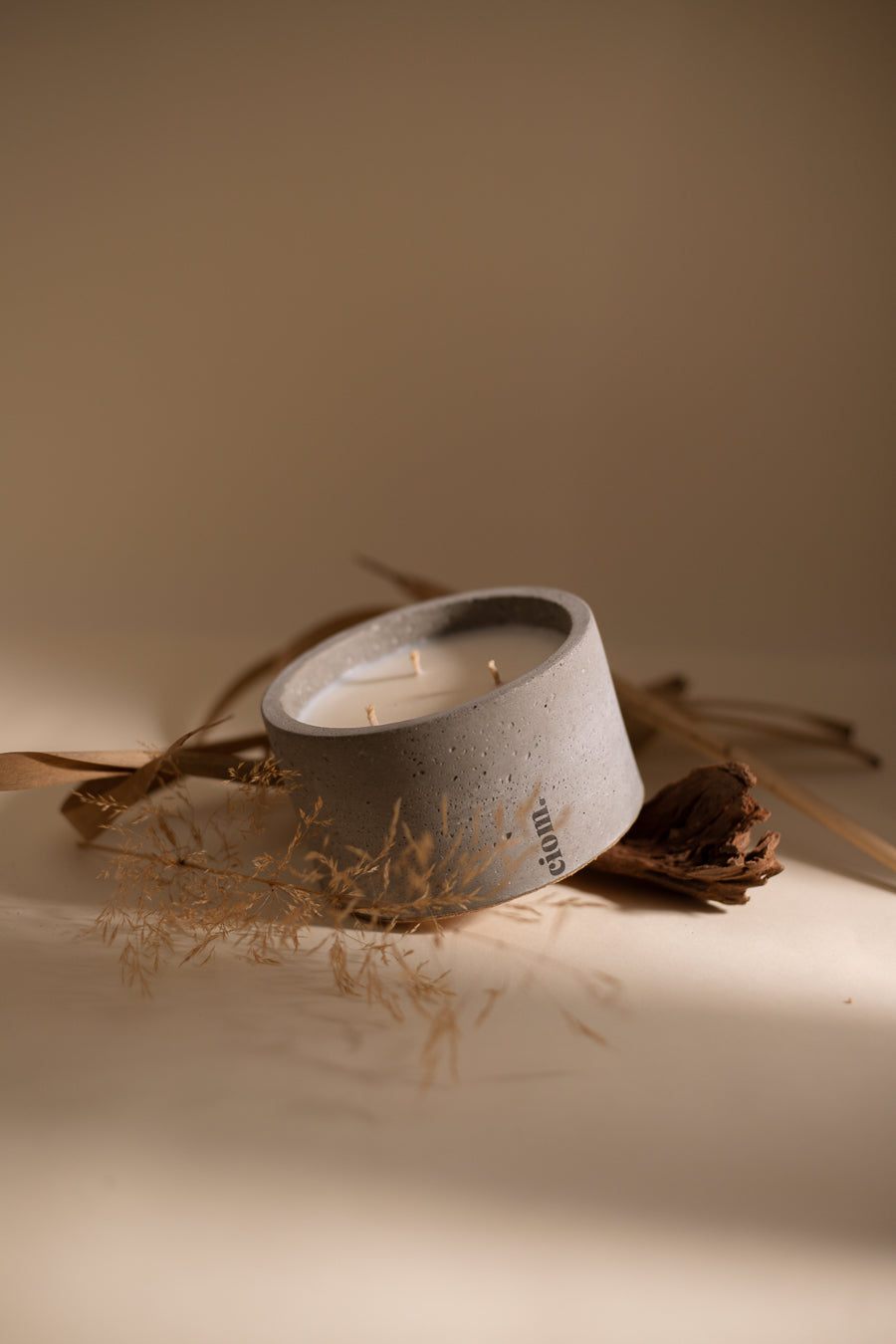 N°11 • Concrete • Soy Candle • Grey • Large •  3 Cotton Wick