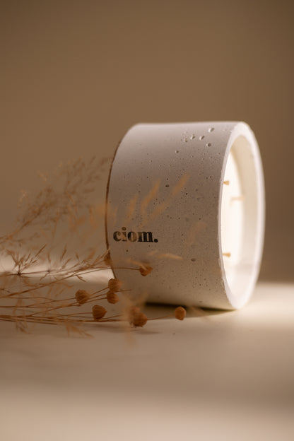 N°09 • Concrete • Soy Candle • White • Large •  3 Cotton Wick