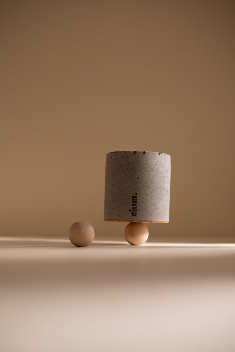 N°01 • Concrete • Soy Candle • Grey • Medium • Wooden Wick