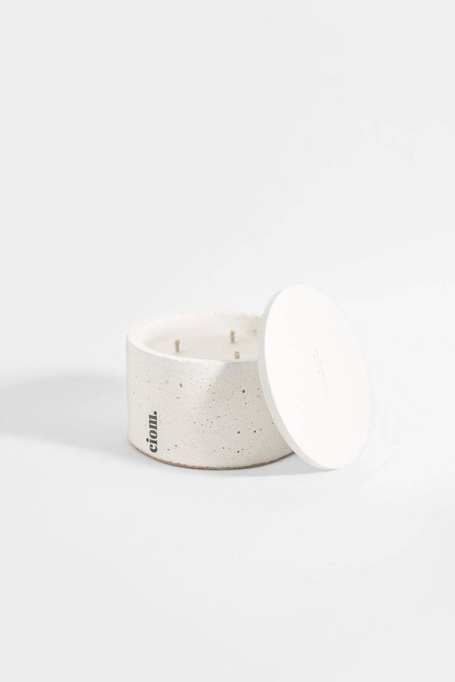 N°09 • Concrete • Soy Candle • White • Large •  3 Cotton Wick